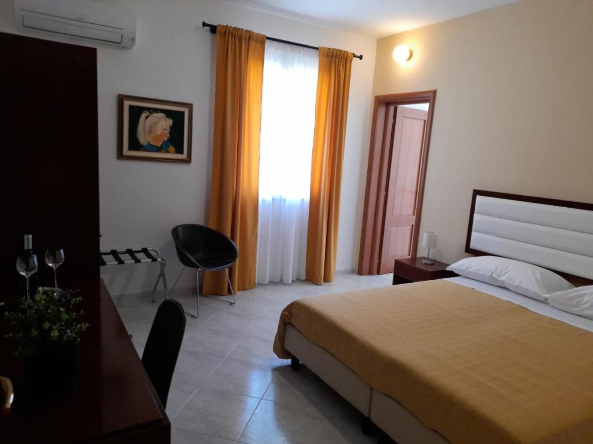 Siracusa Breakfast & Rooms Сиракуза Екстериор снимка