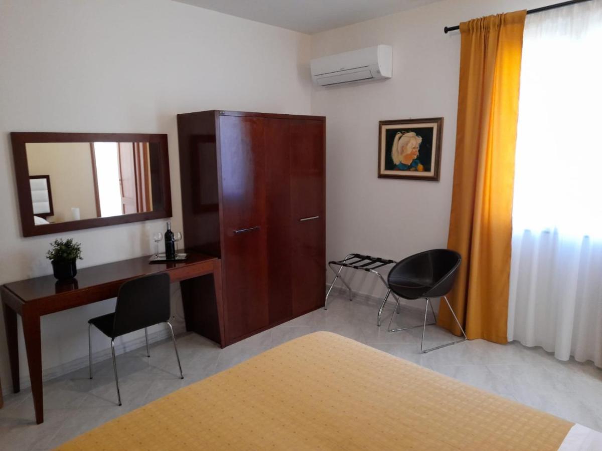 Siracusa Breakfast & Rooms Сиракуза Екстериор снимка