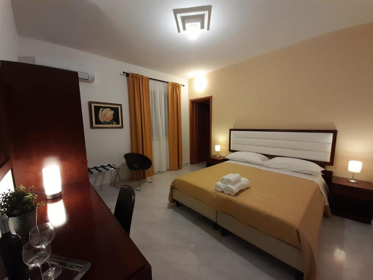 Siracusa Breakfast & Rooms Сиракуза Екстериор снимка